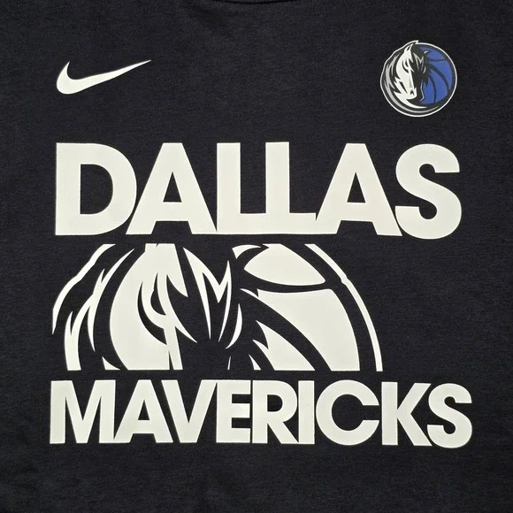 New Men's Nike Dallas Mavericks Courtside Club Pullover Hoodie Style FZ7689-010 - Picture 2 of 10